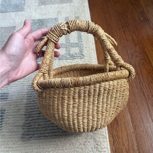 Ayeya Mini Handwoven Basket in Natural
